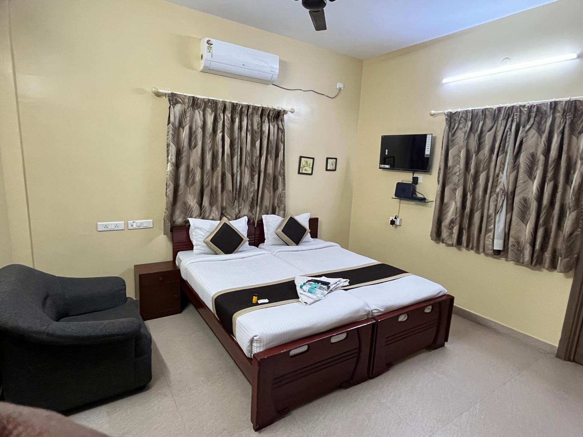 Avuraa Hospitality India Hotel Chennai Exterior photo